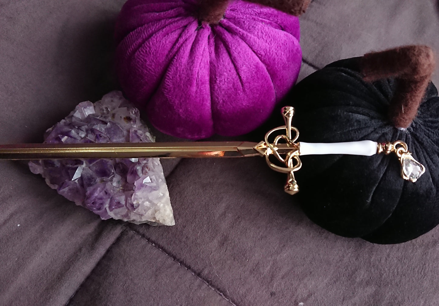 Sword hair pin