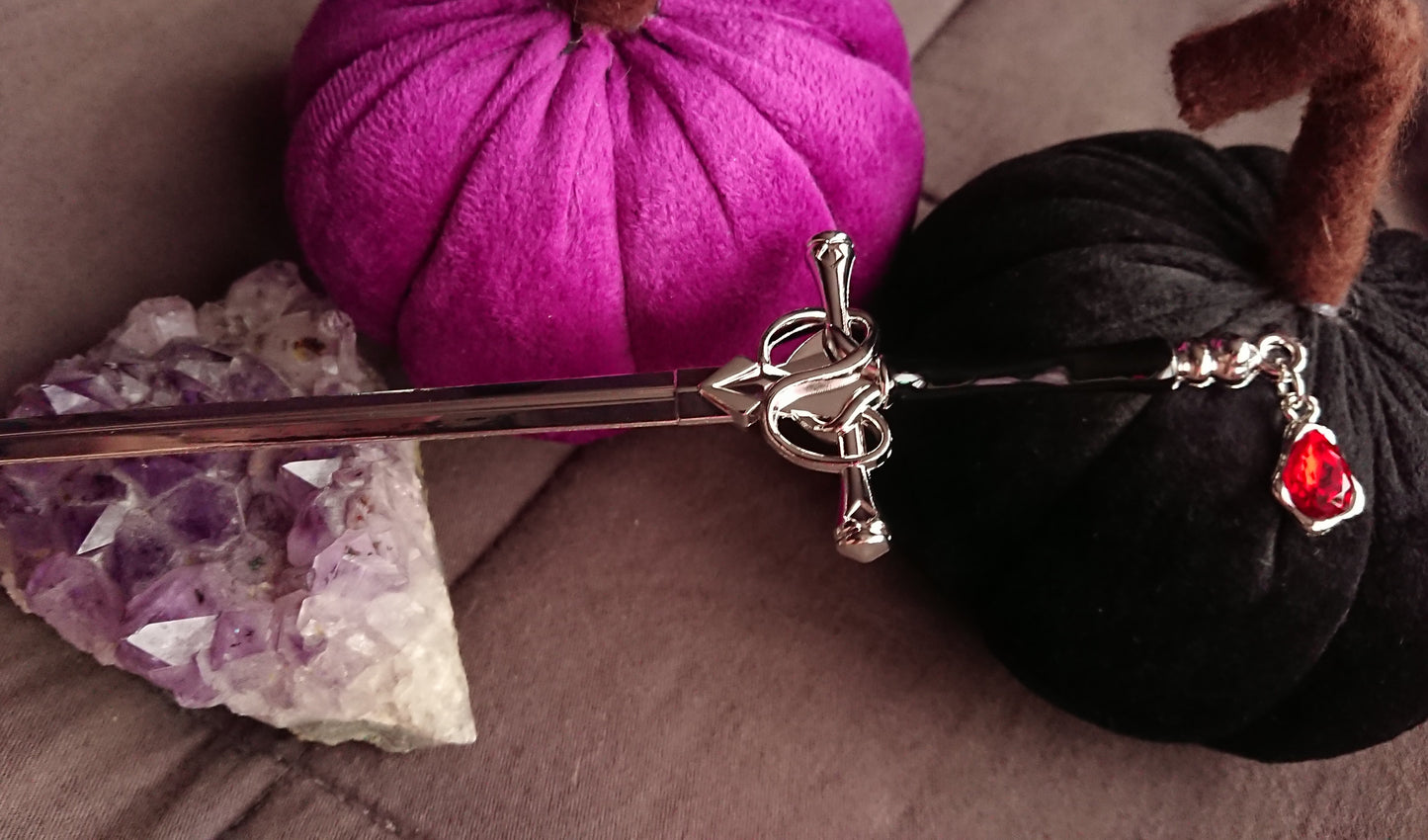 Sword hair pin