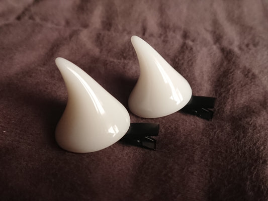 Clip on horns