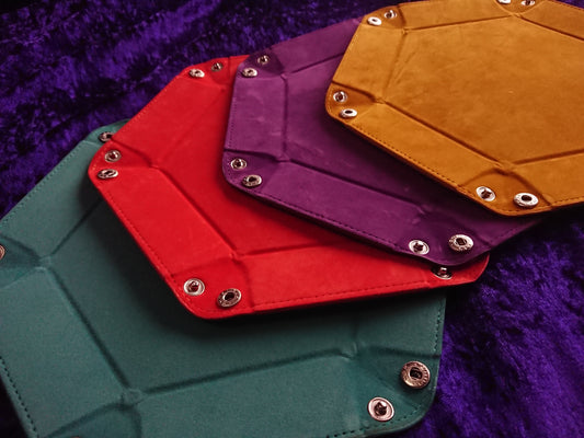 Folding dice tray